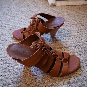 ARRICCI Leather Lace-Up Mule